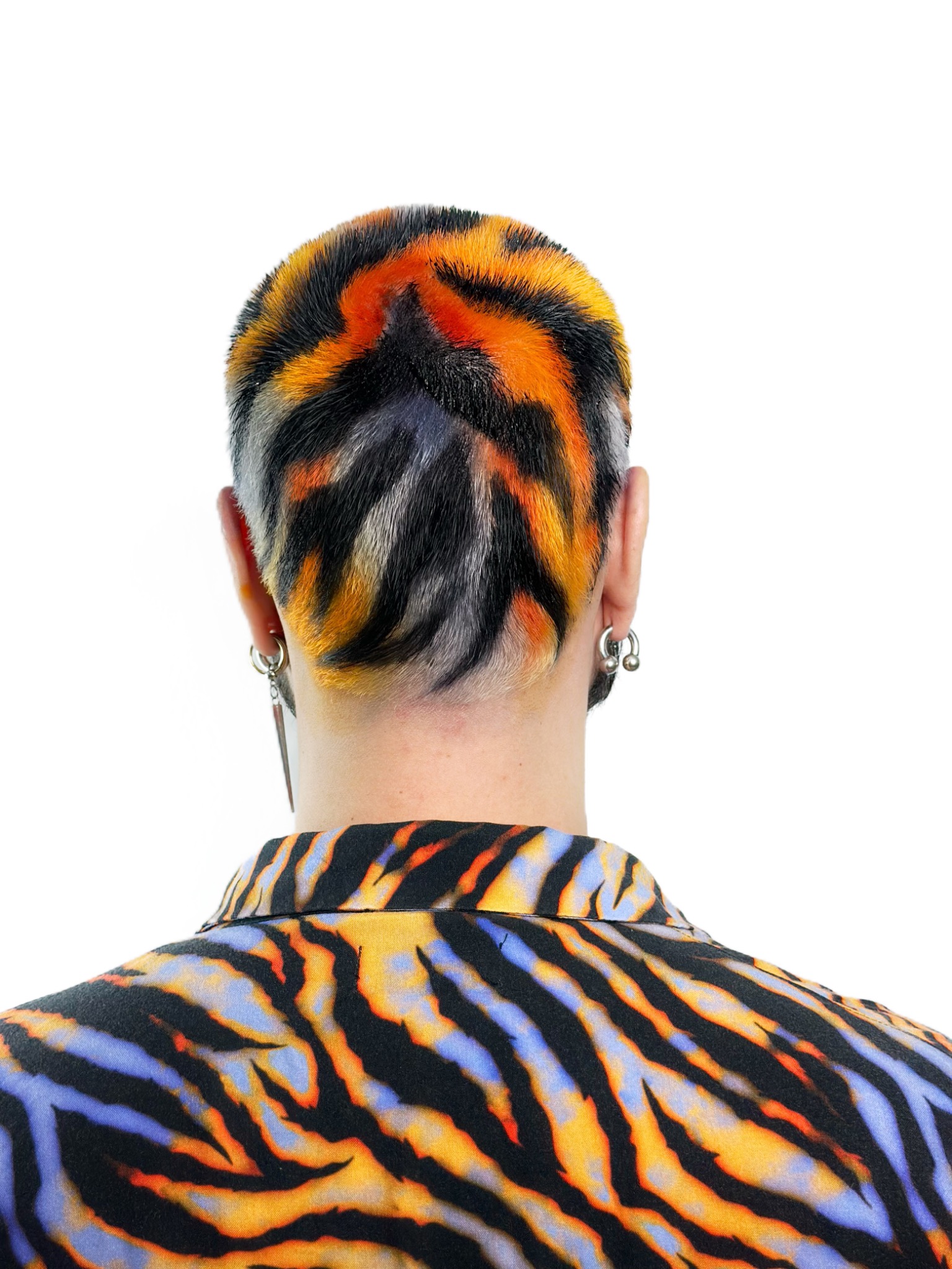 Diseño de color sobre corte corto realizado en Medussa Hair, Madrid