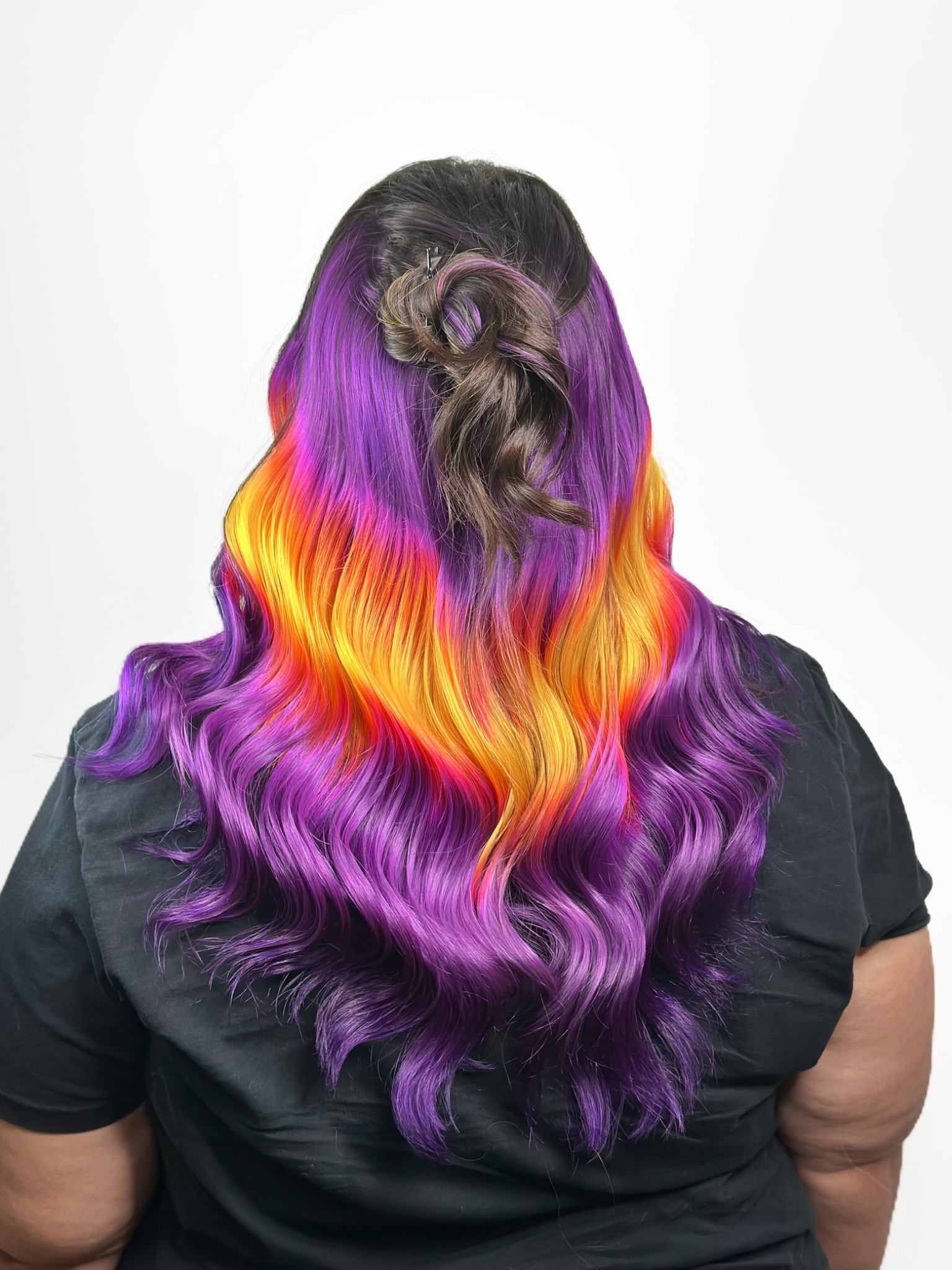 Color fantasía violeta y amarillo realizado en Medussa Hair, Madrid